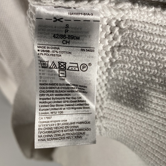 Banana Republic Sweater - Picture 4 of 4